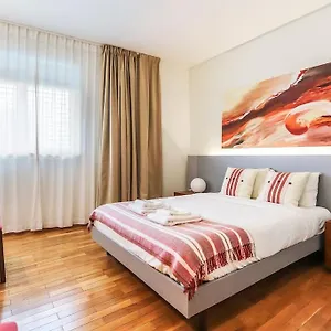 Apartment Portucale ! Expo Deluxe With Terrace, Lisbon